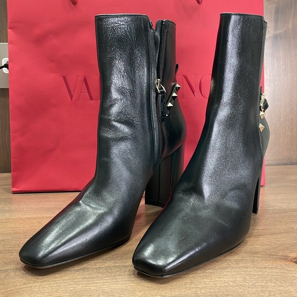 Valentino Garavani Rockstud square toe ankle boot in nappa - Picture 6 of 15